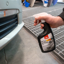 Soin rénovateur pour pneus et plastiques extérieurs 650 ml – APP M TIRE & PLASTIC Care