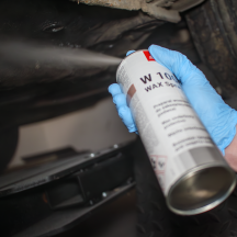 Cire Antirouille et Anti-gravillon en Spray pour carrosserie Voiture Anthracite APP W100 Wax 500ml