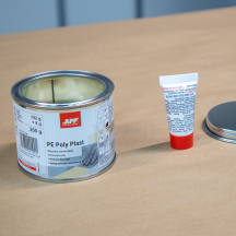 Mastic APP Poly Plast - Grain moyen et souplesse moyenne, pour carrosserie voiture