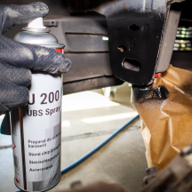 Lot de Protection anti-gravillon en bombe APP U200 UBS Spray - Pour bas de caisse et carrosserie, recouvrable, 500 ml