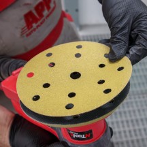 Set de disque abrasif auto-agrippant Ø150 mm NTools HMF 7 - 15 trous, anti-encrassement, boîte de 100